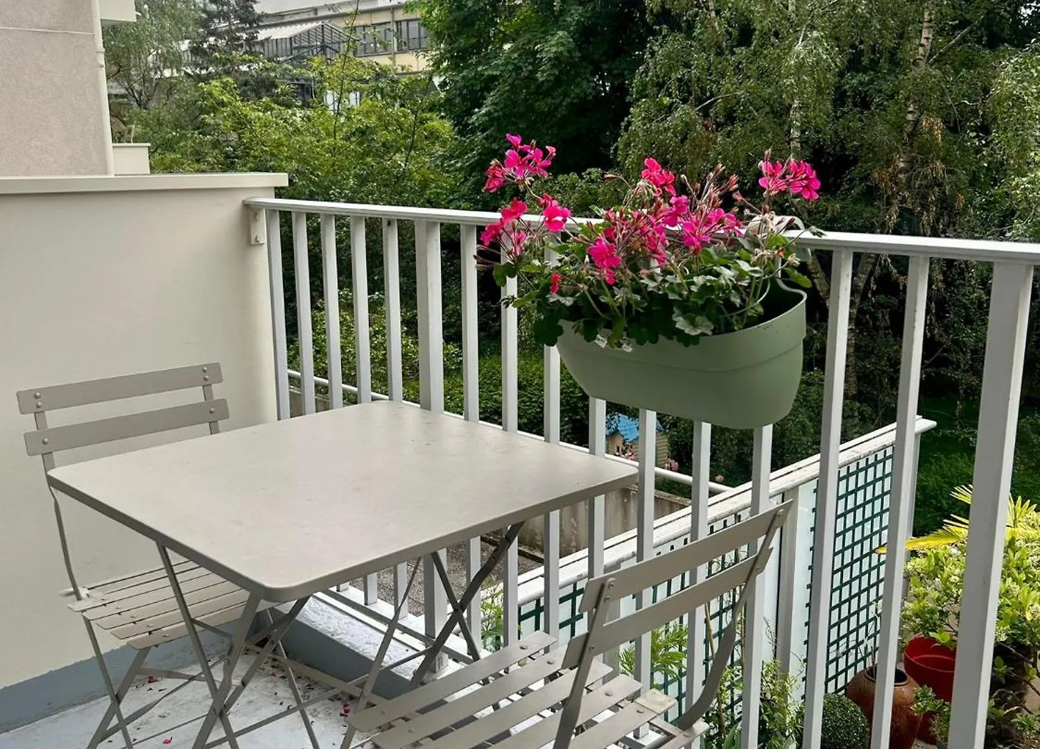 Le Moufle - Paris Apartment 0*,  France